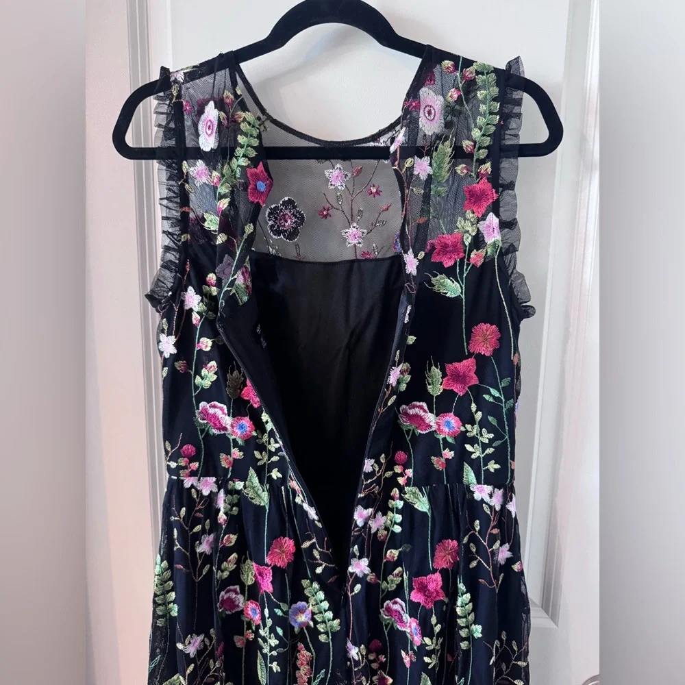 NWOT Aqua Black Floral Mesh Evening Gown - Picture 8 of 13